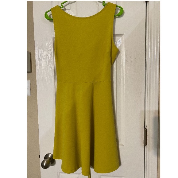 Formal summer dress! - Picture 2 of 2